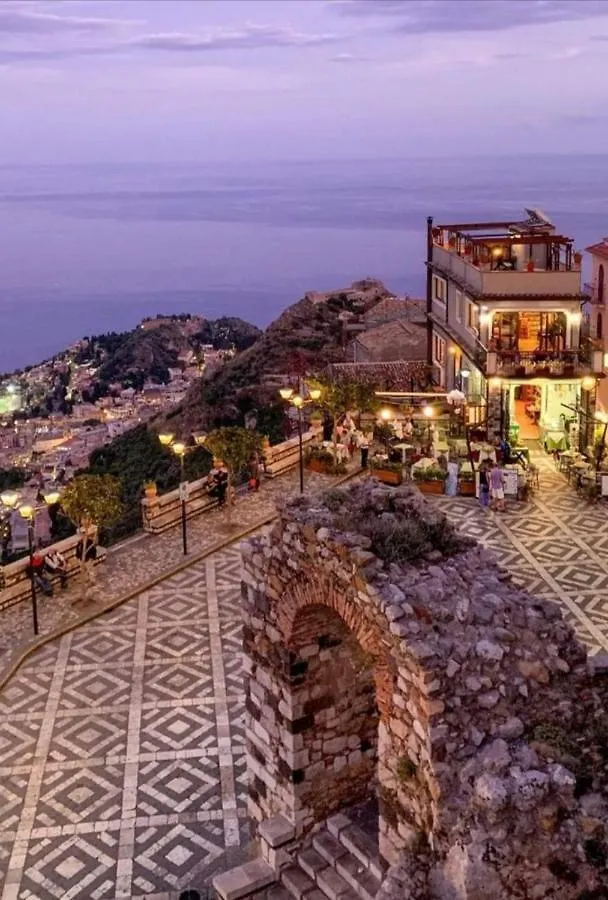 Sebastian House Casa Vacanze Giardini Naxos